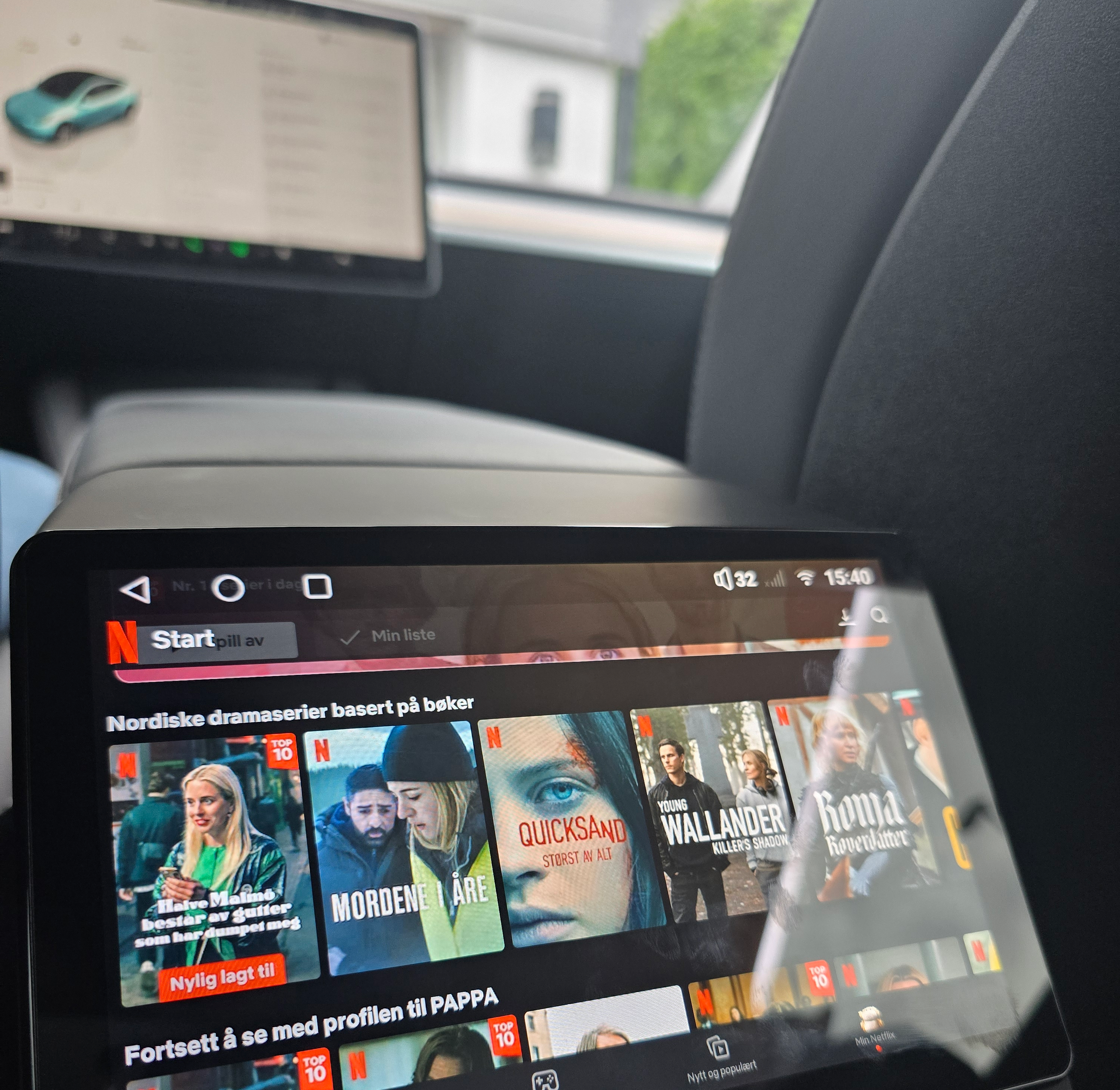 Pro Multimedia-skjerm baksete